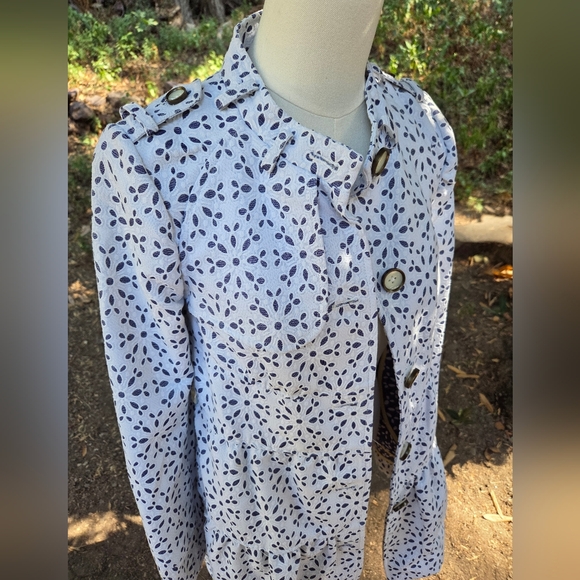 Anthropologie Elevenses White and Blue Patterned Trench Coat Size 0 - Picture 3 of 7